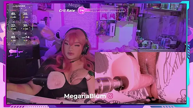 Snapshot of MegariaB chatting on 09/19/25, 03:32 MegariaB online show from 09/19/25, 03:32