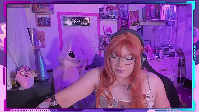 Snapshot of MegariaB chatting on 02/11/25, 04:33 MegariaB online show from 02/11/25, 04:33