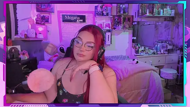Snapshot of MegariaB chatting on 09/12/25, 04:12 MegariaB online show from 09/12/25, 04:12