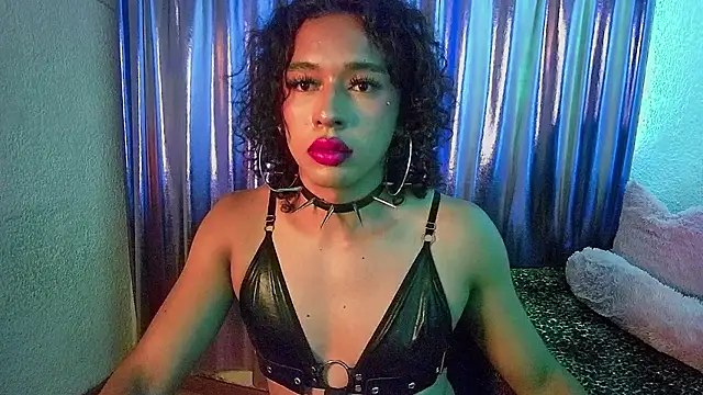 Snapshot of angelsdustxxx chatting on 06/05/26, 05:01 angelsdustxxx online show from 06/05/26, 05:01