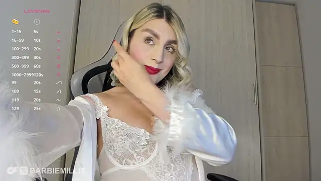 Snapshot of barbie_millit chatting on 01/26/25, 12:47 barbie millit online show from 01/26/25, 12:47