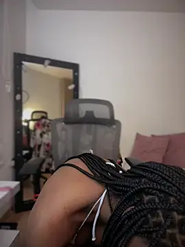 evangeline ch online show from 02/06/25, 11:42