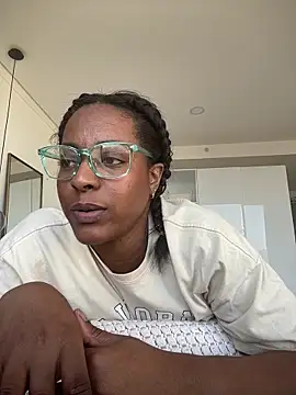 Snapshot of evangeline_ch chatting on 06/24/26, 11:24 evangeline ch online show from 06/24/26, 11:24