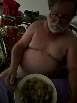 Drummajor online show from 11/16/25, 04:17