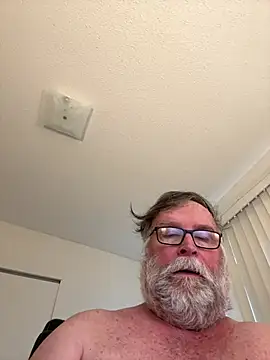 Snapshot of Drummajor chatting on 05/15/26, 02:26 Drummajor online show from 05/15/26, 02:26