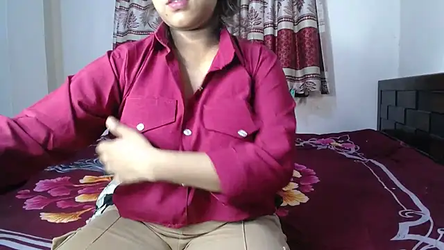 Snapshot of Dayna-36 chatting on 10/05/25, 02:19 Dayna-36 online show from 10/05/25, 02:19