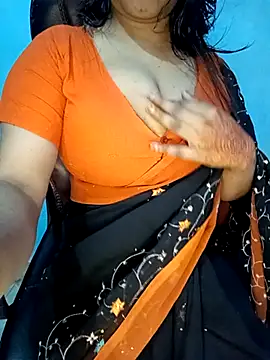 Snapshot of Dayna-36 chatting on 02/20/25, 04:25 Dayna-36 online show from 02/20/25, 04:25