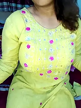 Snapshot of Dayna-36 chatting on 09/26/25, 04:36 Dayna-36 online show from 09/26/25, 04:36