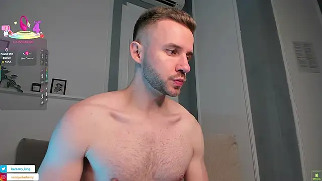 EnriqueBarberry online show from 10/31/25, 06:32