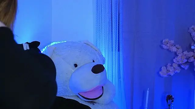 ivyleague  online show from 03/20/26, 06:09