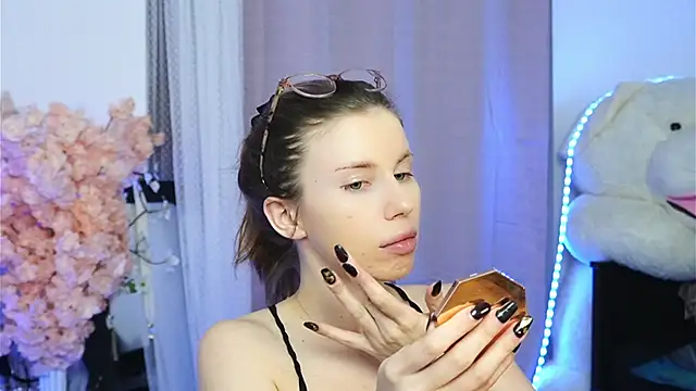 ivyleague  online show from 03/24/26, 06:19