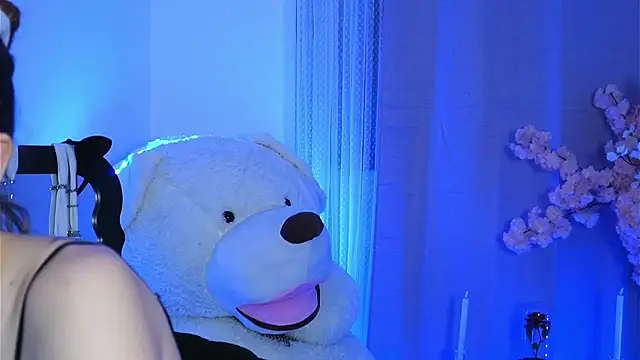 ivyleague  online show from 03/16/26, 06:21