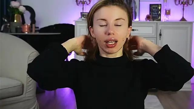 ivyleague  online show from 11/02/25, 03:55