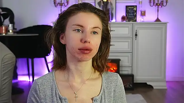 ivyleague  online show from 11/04/25, 04:05