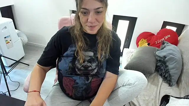Snapshot of Dyana_Kaylinn chatting on 06/03/26, 05:19 Dyana Kaylinn online show from 06/03/26, 05:19