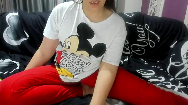 Snapshot of Dyana_Kaylinn chatting on 03/12/25, 04:51 Dyana Kaylinn online show from 03/12/25, 04:51