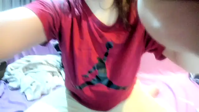 Snapshot of Dyana_Kaylinn chatting on 03/19/25, 04:47 Dyana Kaylinn online show from 03/19/25, 04:47