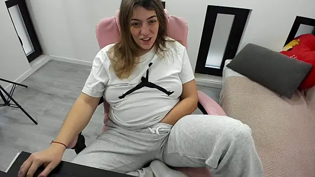 Dyana Kaylinn online show from 03/28/26, 05:41