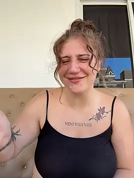 JessiMur online show from 12/17/25, 01:43