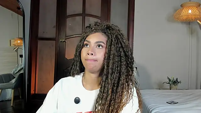 nayah   online show from 02/18/26, 08:05