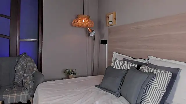 nayah   online show from 02/20/26, 08:00