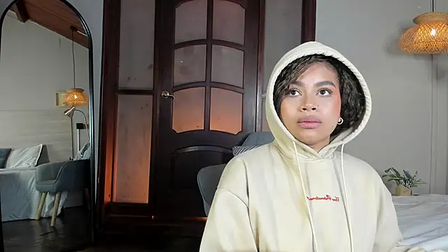 nayah   online show from 02/19/26, 08:17