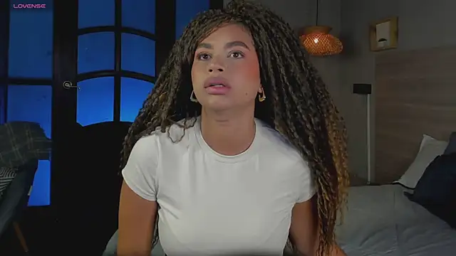 nayah   online show from 11/11/25, 09:09