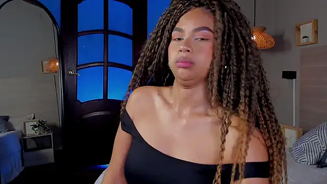 nayah   online show from 10/22/25, 07:24