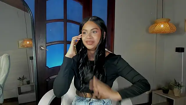 nayah   online show from 12/02/25, 07:59