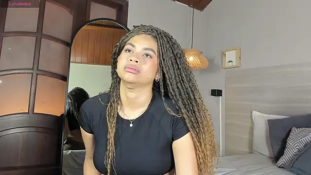 nayah   online show from 04/14/26, 09:09