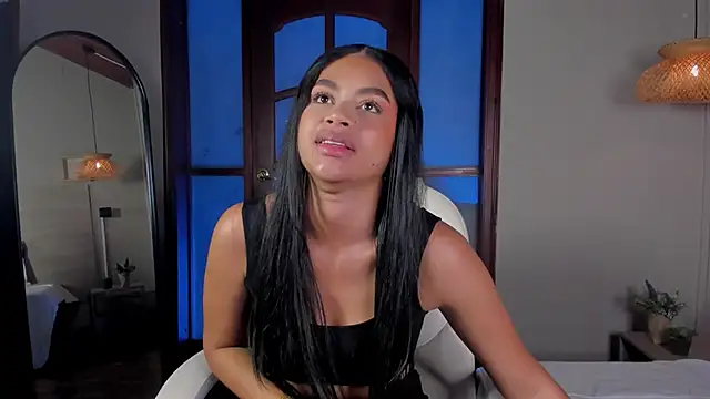 nayah   online show from 11/24/25, 08:09