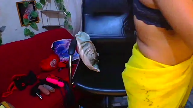 Snapshot of SnoowForYou chatting on 04/02/26, 11:39 SnoowForYou online show from 04/02/26, 11:39