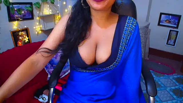 Snapshot of SnoowForYou chatting on 11/01/25, 12:28 SnoowForYou online show from 11/01/25, 12:28