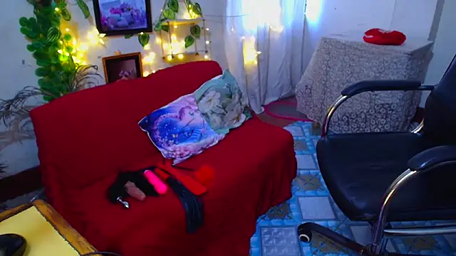 Snapshot of SnoowForYou chatting on 11/30/25, 02:23 SnoowForYou online show from 11/30/25, 02:23