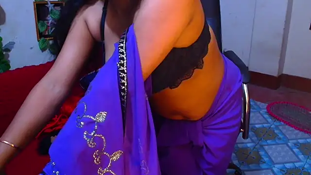 Snapshot of SnoowForYou chatting on 03/31/26, 12:23 SnoowForYou online show from 03/31/26, 12:23