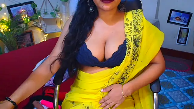 Snapshot of SnoowForYou chatting on 10/08/25, 12:45 SnoowForYou online show from 10/08/25, 12:45