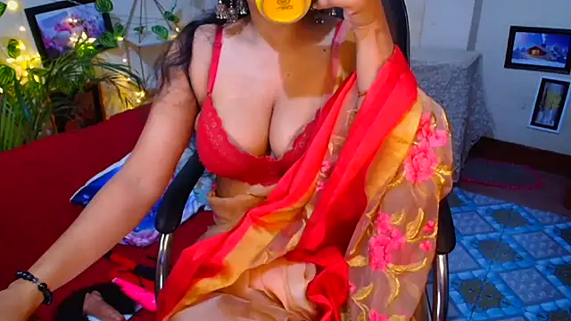 Snapshot of SnoowForYou chatting on 09/25/25, 12:05 SnoowForYou online show from 09/25/25, 12:05