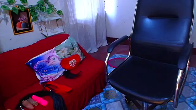 Snapshot of SnoowForYou chatting on 03/06/26, 02:28 SnoowForYou online show from 03/06/26, 02:28