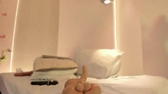 angeline-777 online show from 12/23/25, 12:54