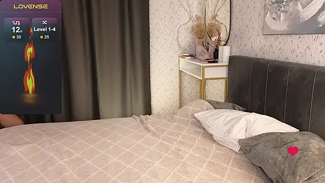 YourSweetDream  online show from 09/18/25, 07:44