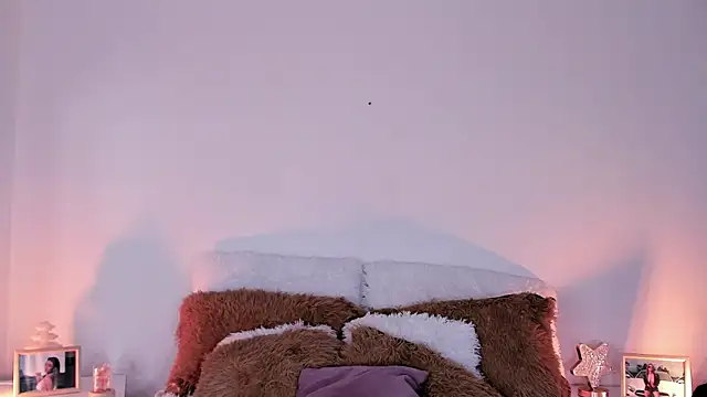 Snapshot of rosemonrooe chatting on 09/20/25, 03:06 rosemonrooe online show from 09/20/25, 03:06