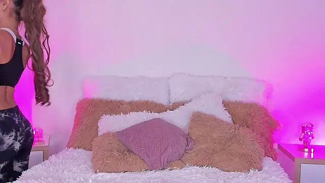 Snapshot of rosemonrooe chatting on 09/18/25, 02:20 rosemonrooe online show from 09/18/25, 02:20