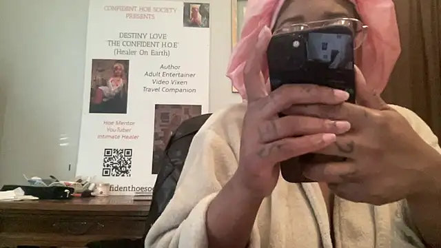 MommyConfident online show from 04/19/26, 09:39