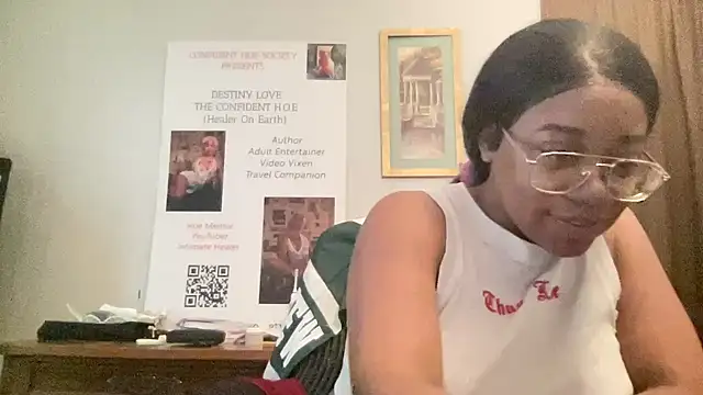 MommyConfident online show from 05/10/26, 10:11