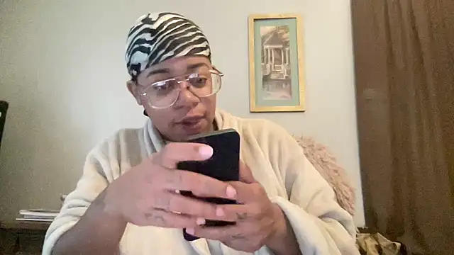 MommyConfident online show from 11/18/25, 02:20