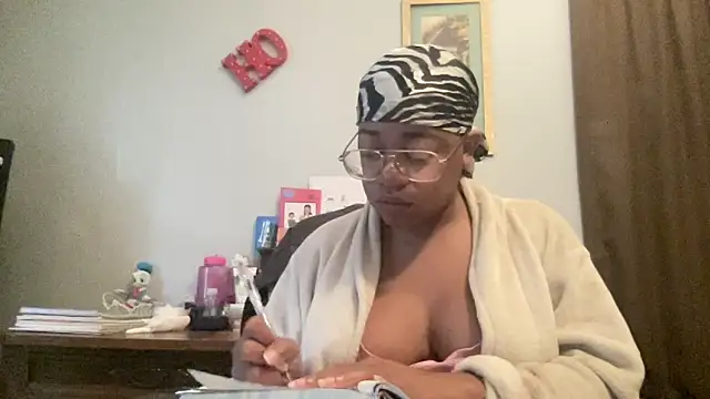 MommyConfident online show from 10/28/25, 01:10