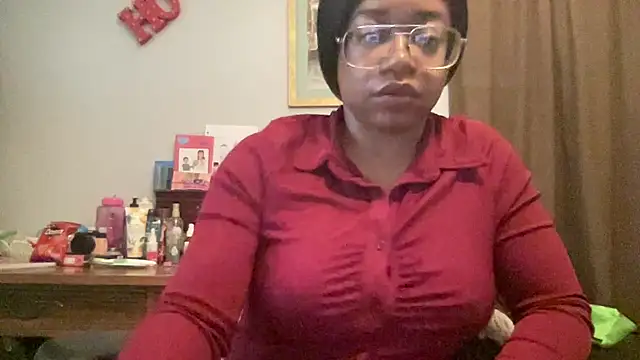 Snapshot of MommyConfident chatting on 09/29/25, 02:44 MommyConfident online show from 09/29/25, 02:44