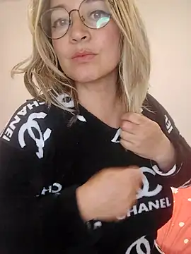 Devil Sara online show from 04/14/26, 04:50