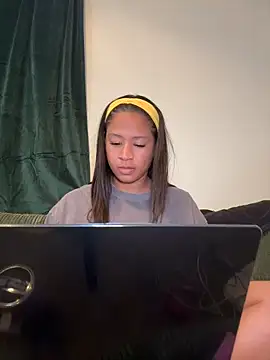 Snapshot of VanessaBling chatting on 02/17/26, 01:47 VanessaBling online show from 02/17/26, 01:47