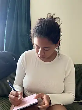 Snapshot of VanessaBling chatting on 12/15/25, 04:02 VanessaBling online show from 12/15/25, 04:02